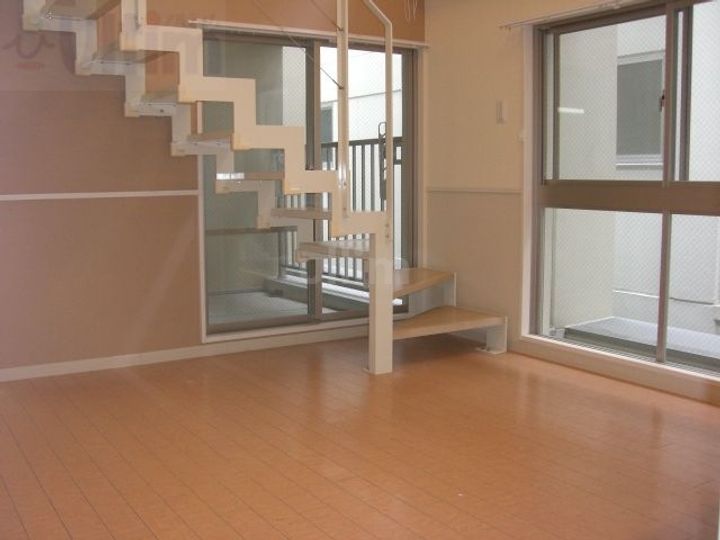 シュシュパルク六条院の居間