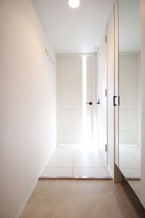 北海道札幌市白石区本郷通8丁目南(マンション)の賃貸物件の玄関