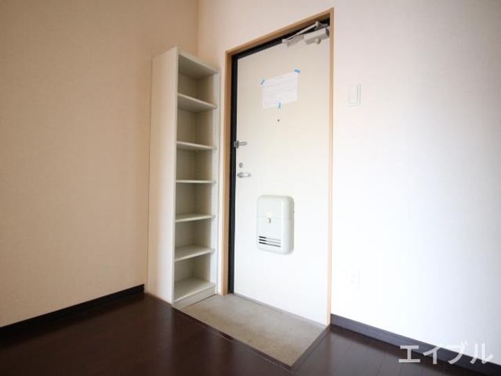 ひめだるま荘の玄関