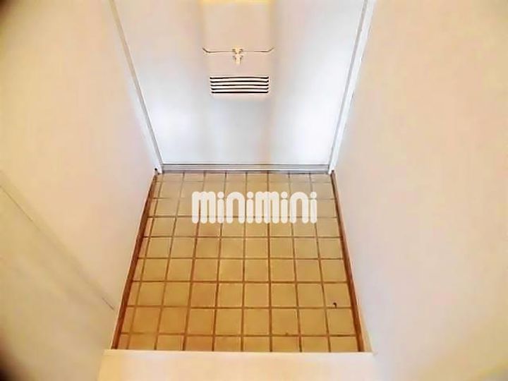 ビューパレー市川の玄関