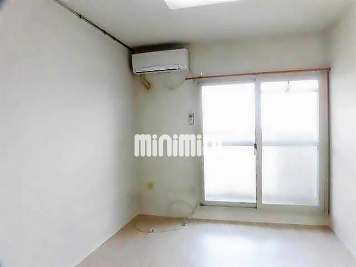 ビューパレー市川の居間