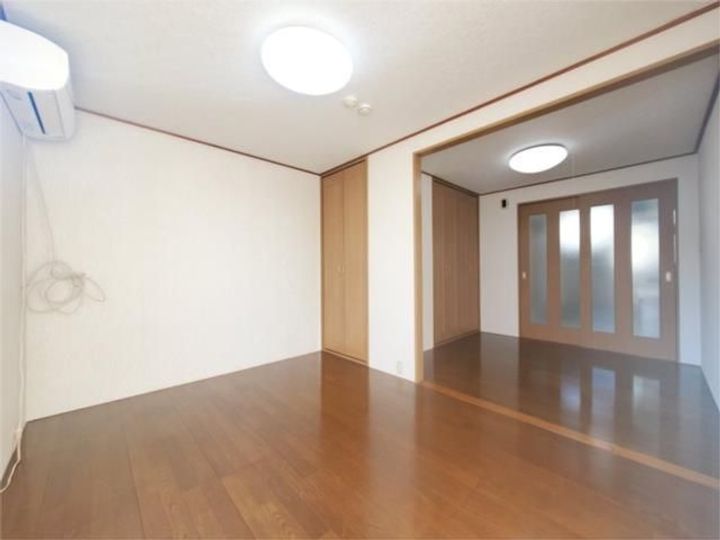 第1白王ハイツの内装