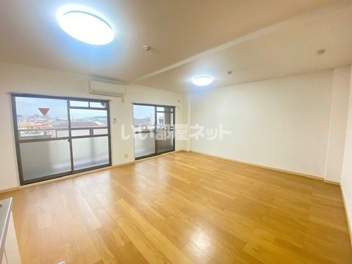 茨城県日立市川尻町6(マンション)の賃貸物件の居間