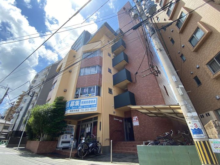 御幸マンションの外観
