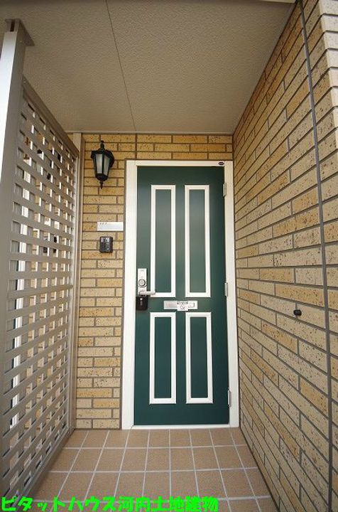 ブリエ・ファムの玄関