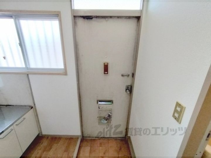 パナハイツ大宮の玄関