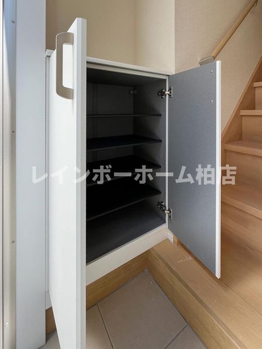 千葉県我孫子市根戸(アパート)の賃貸物件の玄関