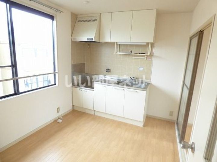 グリーンルミナスDの居間