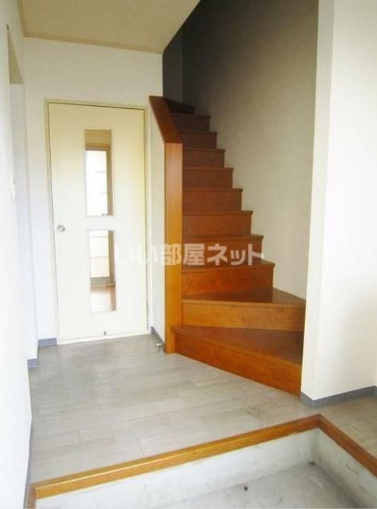 千葉県市原市西五所(一戸建)の賃貸物件の玄関