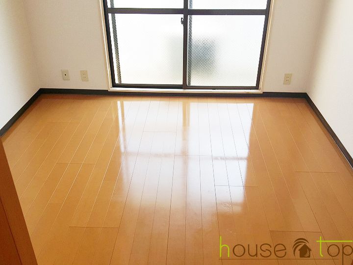 ジョイ甲子園の居間