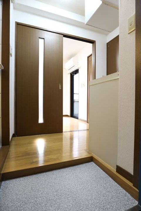 イーストフローラ東長崎の玄関