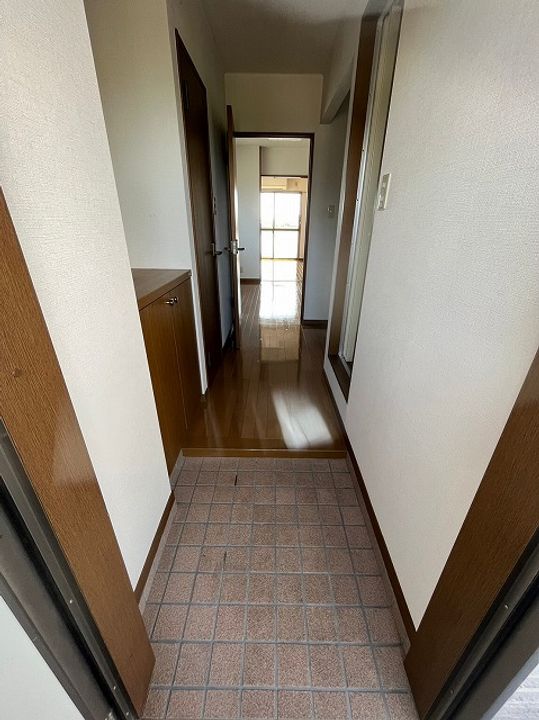 サンエスハイツの玄関