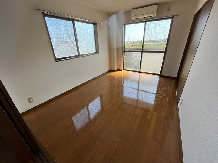 サンエスハイツの居間