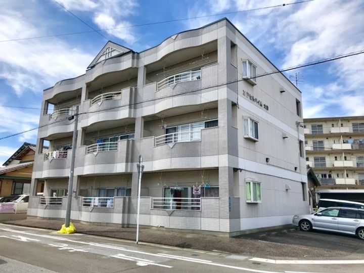 エクセルハイム大津の外観