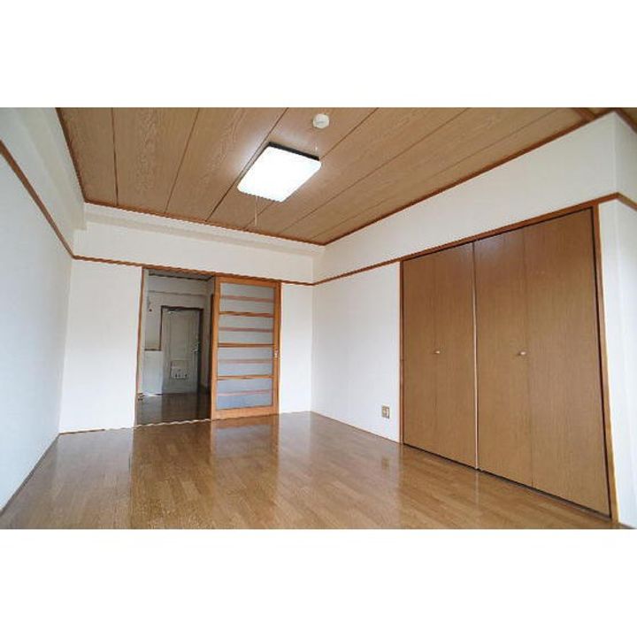 丸武マンションの居間