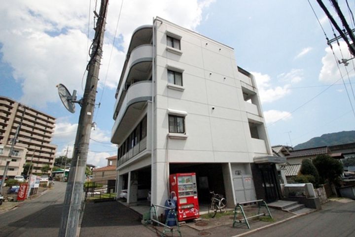 第6野地ビルの外観