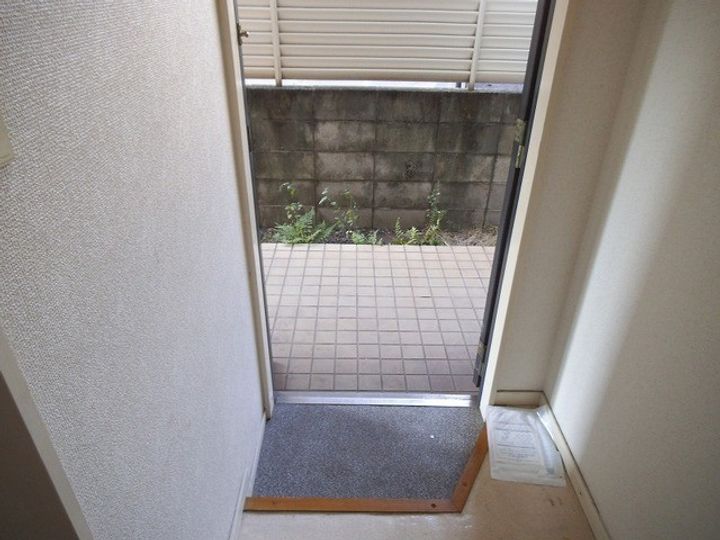 モンリーブル萩原の玄関