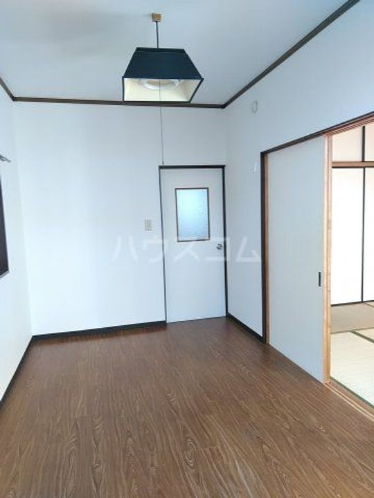 コーポ新井の居間