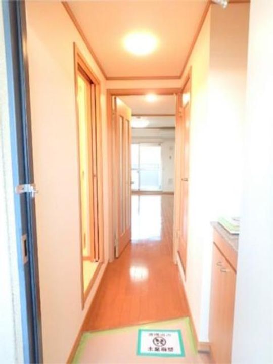 コモド プレッソの玄関