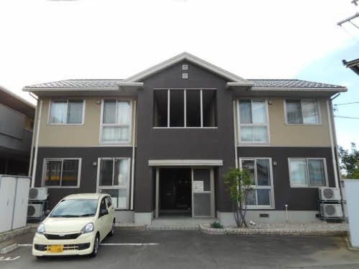 フローラ新田塚 Bの外観