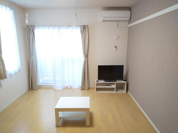 クレイノプレミールの居間