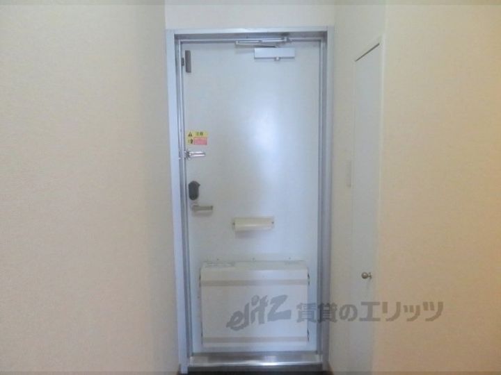 レオパレスそよ風の玄関