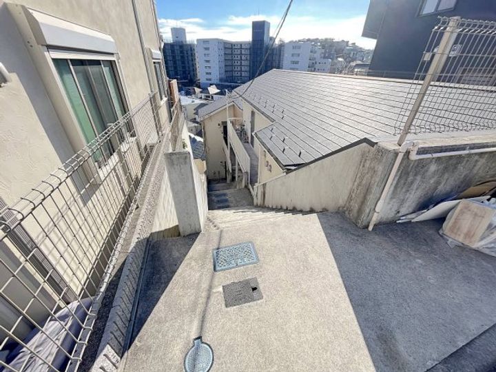 アップサイドヒルズ上大岡の地図