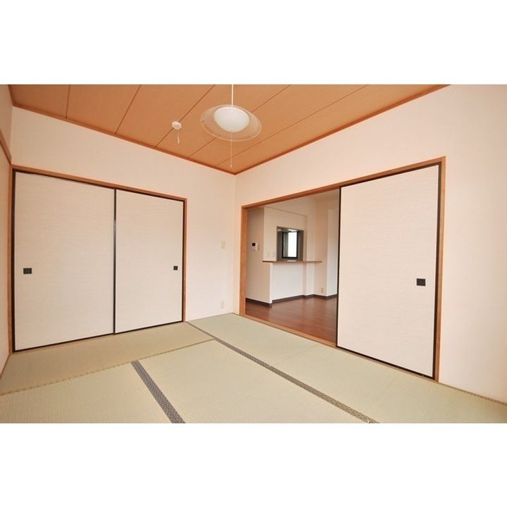 シャルム磯部の居間