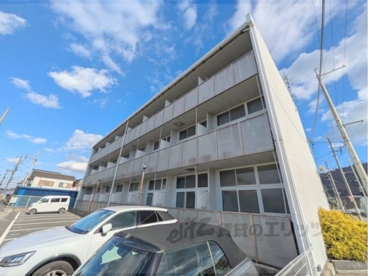 レオパレスヴィラの外観