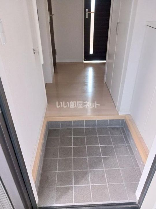 ボナール ハウジングの玄関