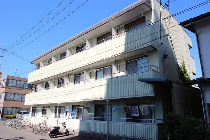 若里グリーンハウスの外観
