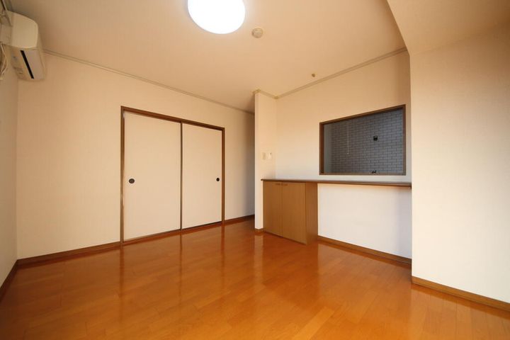 ハイツエイトの居間