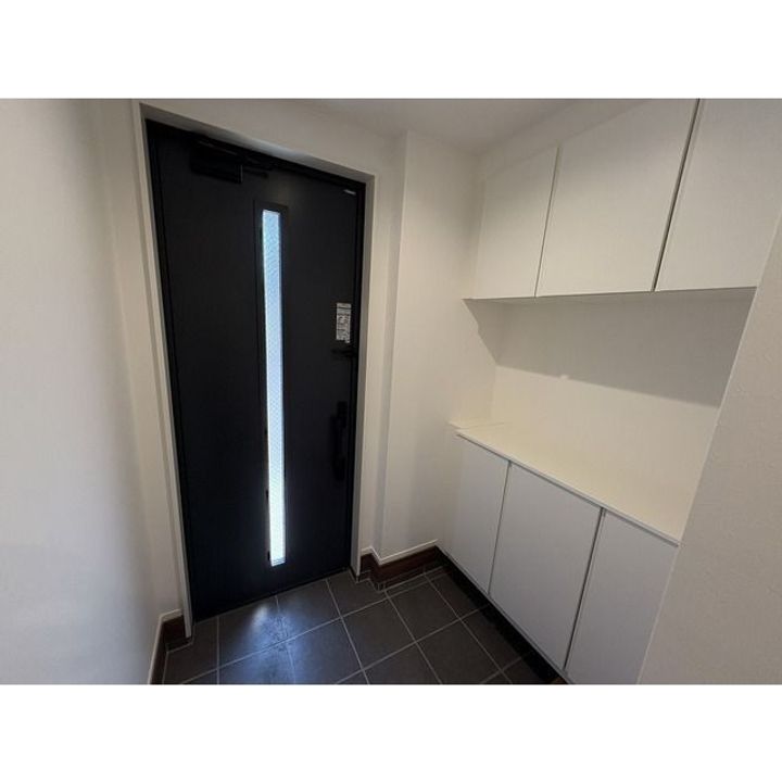 東京都日野市大坂上4(一戸建)の賃貸物件の玄関