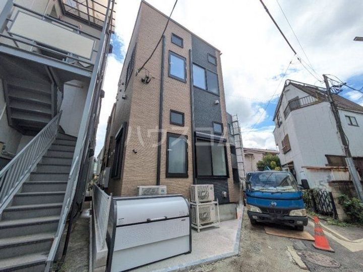 Amen Corner 堀切の外観