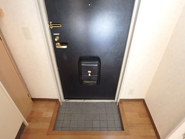 岩渕ハイツの玄関