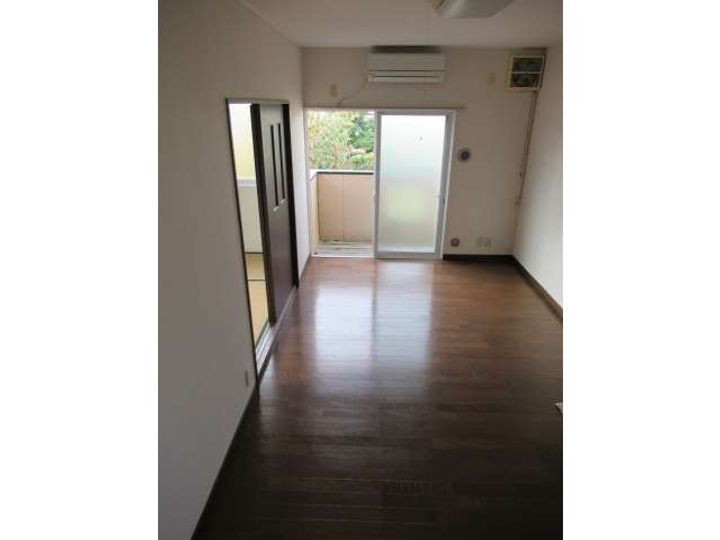 ビバークハイツIIの居間