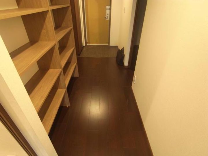 岐阜県羽島市福寿町本郷2(マンション)の賃貸物件の玄関