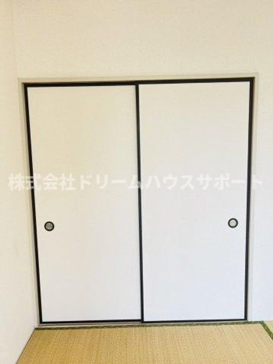 ペルテ金沢文庫の居間
