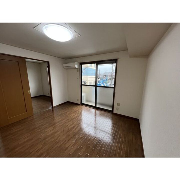 シェトワボヌール Aの居間