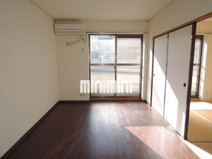 グローバルハイツ中山Aの居間