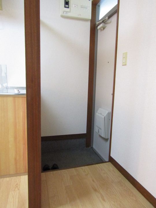 東京都国分寺市戸倉2(アパート)の賃貸物件の玄関