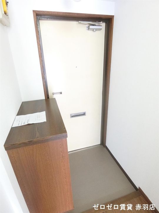MKハイツの玄関