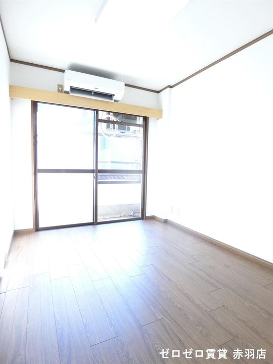 MKハイツの居間