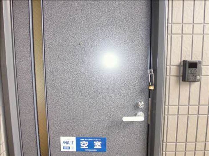 メゾン・ド・ガ-デンの玄関