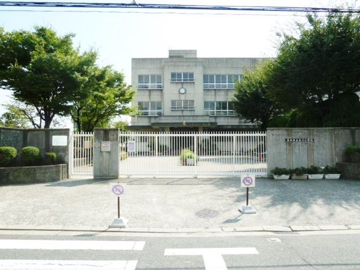 クラシックキューブの周辺