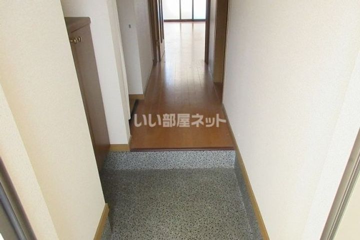 コーキア神楽の玄関