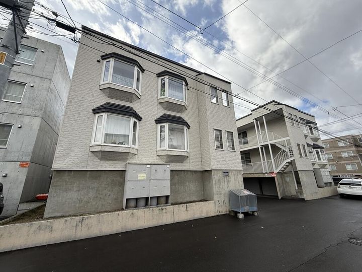 カティル717の外観