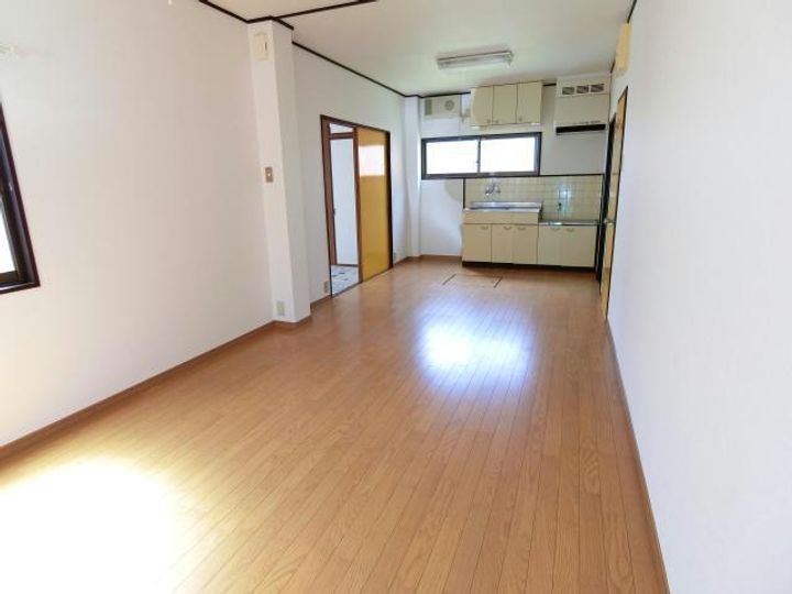 山口県岩国市門前町2(マンション)の賃貸物件の居間