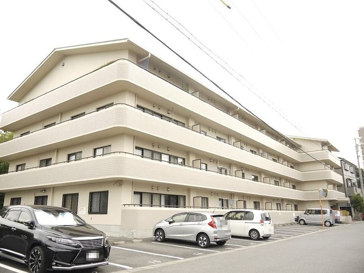 サンパレスの外観