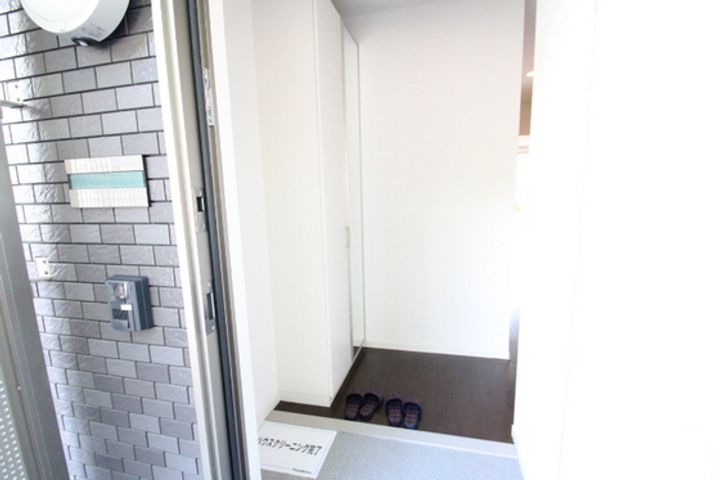 ネクスト吉村IIの玄関